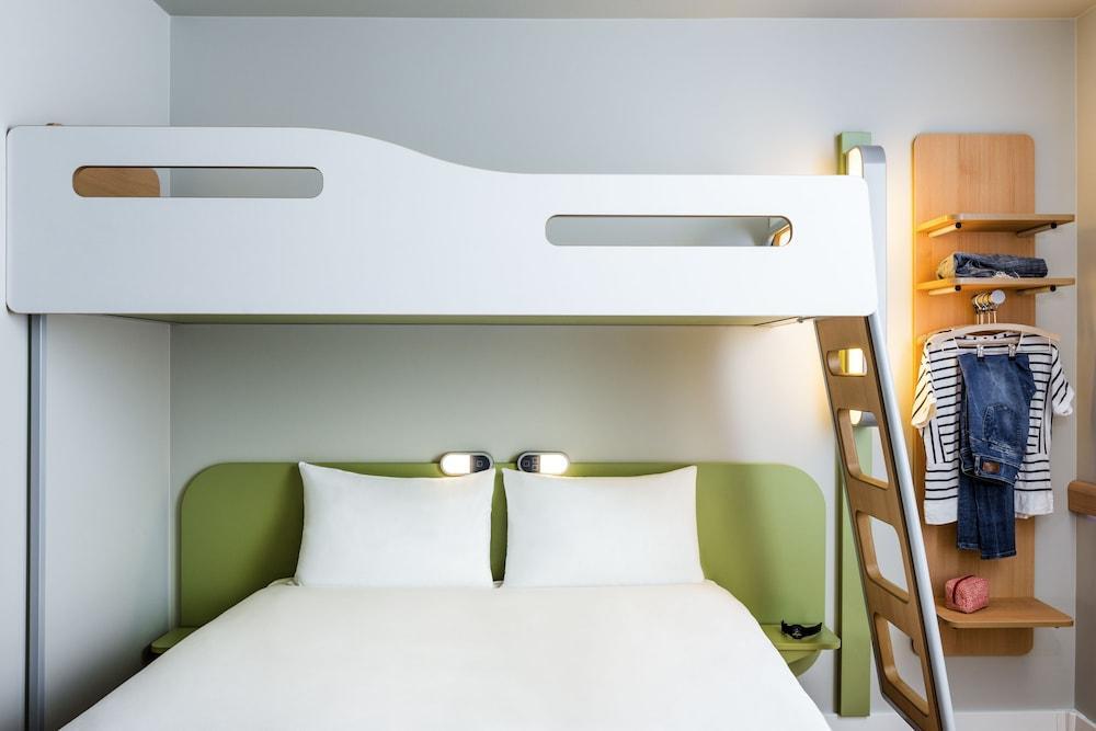 Ibis Budget Saint Quentin Yvelines - Velodrome Montigny-le-Bretonneux Exterior photo