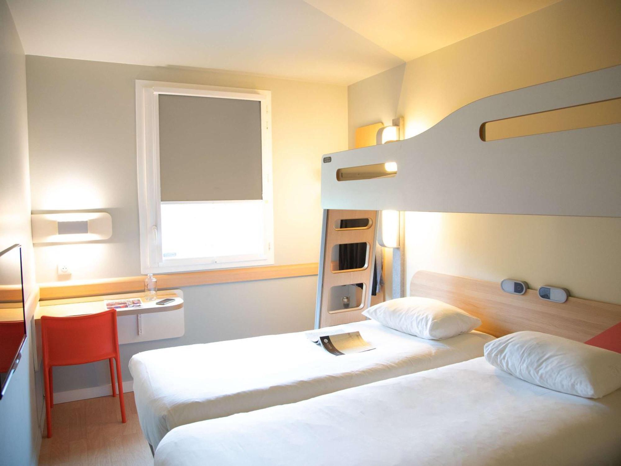 Ibis Budget Saint Quentin Yvelines - Velodrome Montigny-le-Bretonneux Exterior photo
