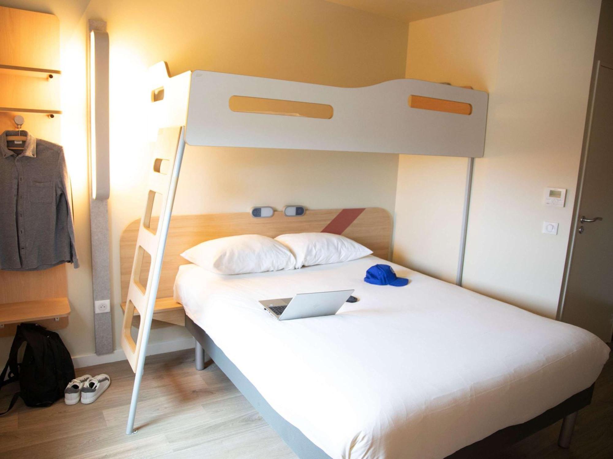 Ibis Budget Saint Quentin Yvelines - Velodrome Montigny-le-Bretonneux Exterior photo