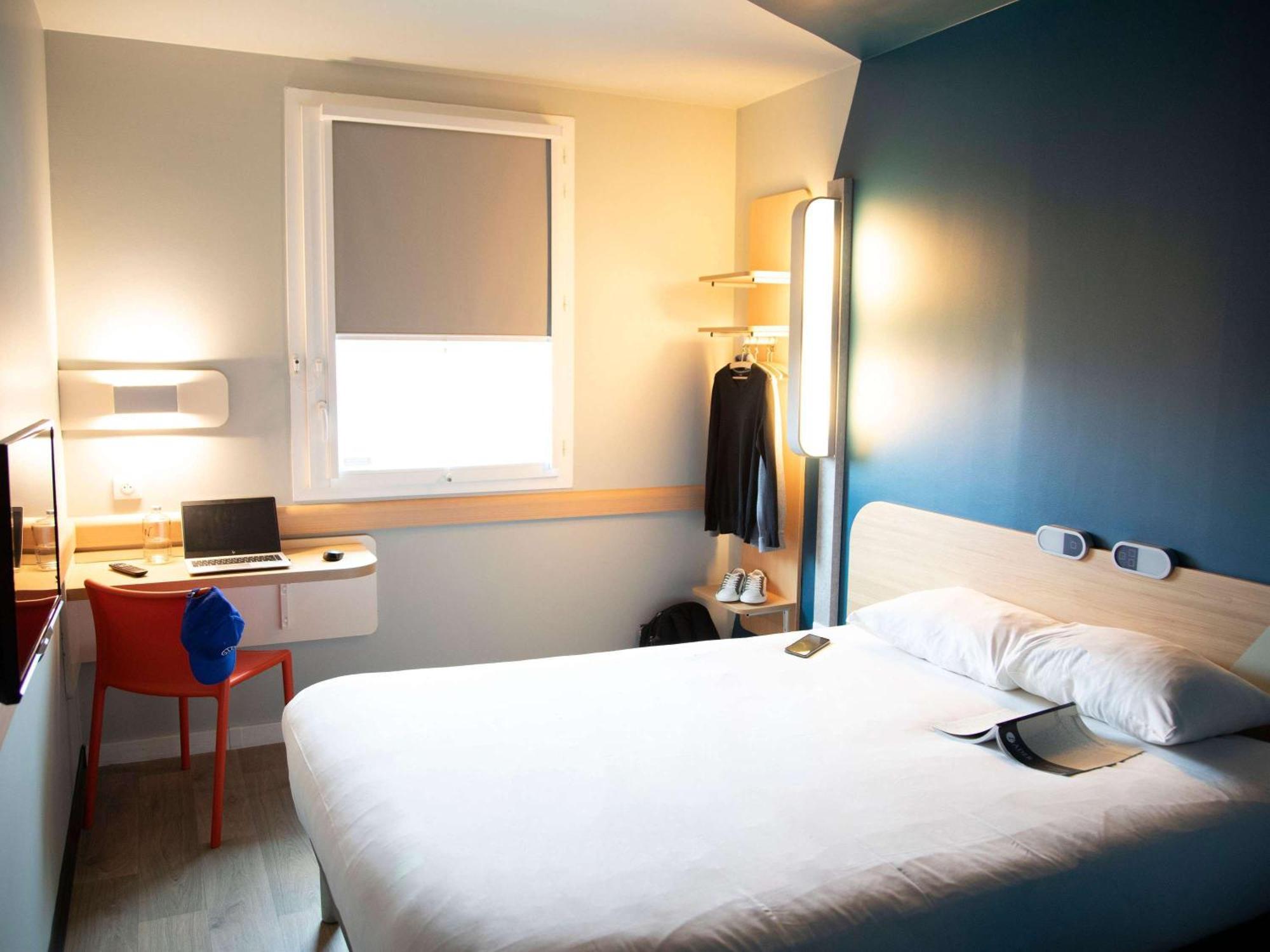 Ibis Budget Saint Quentin Yvelines - Velodrome Montigny-le-Bretonneux Exterior photo