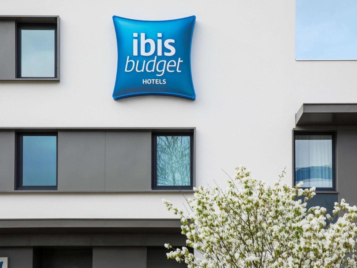 Ibis Budget Saint Quentin Yvelines - Velodrome Montigny-le-Bretonneux Exterior photo